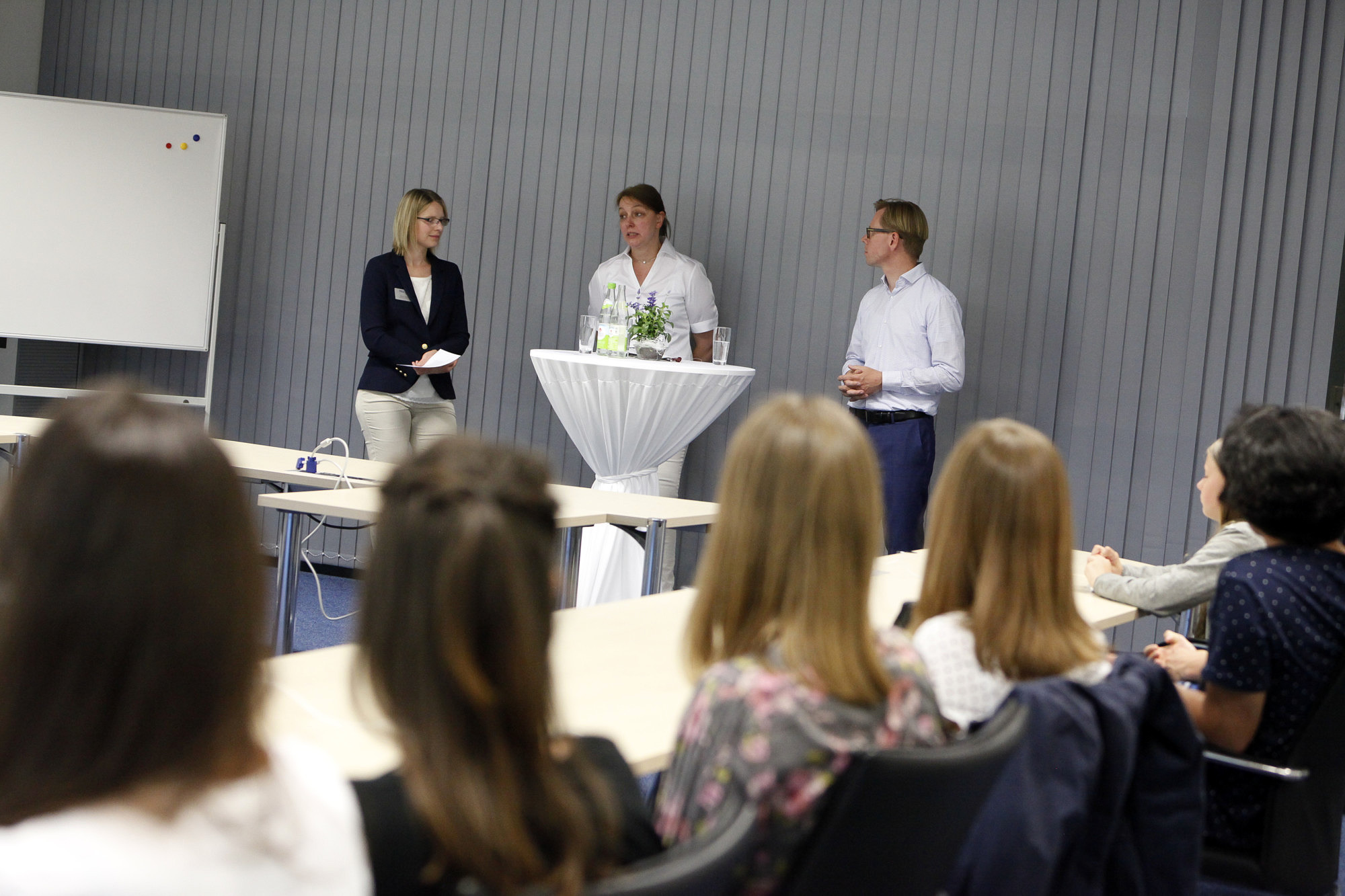 Zum Artikel "Exklusiv auf dem Career Day: Tipps zum Berufseinstieg von Young Professionals und Alumni des Fachbereichs"