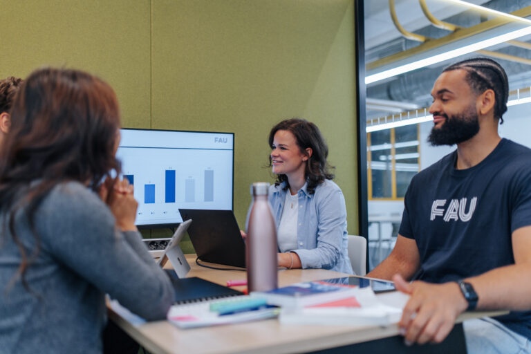 Beitragsbild für Praxisbezug im Studium